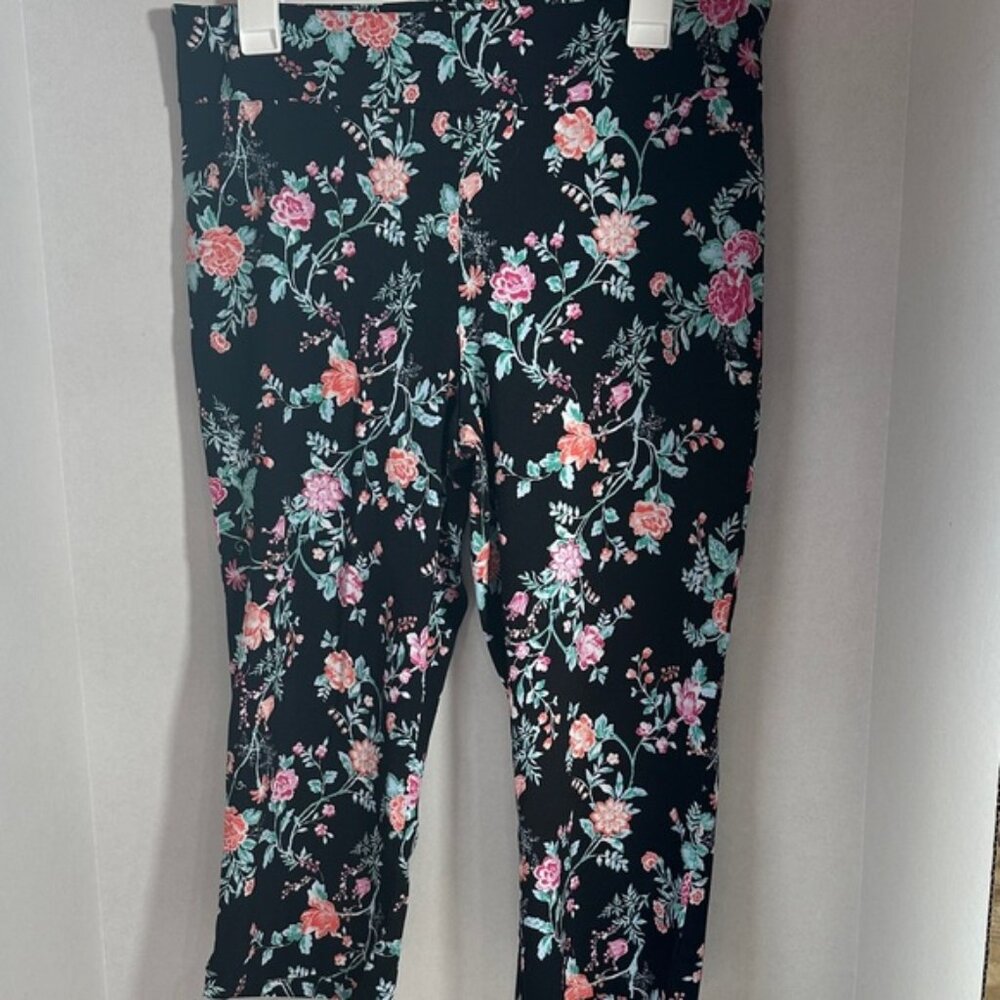 Counterparts black floral cropped pants size 12p petite